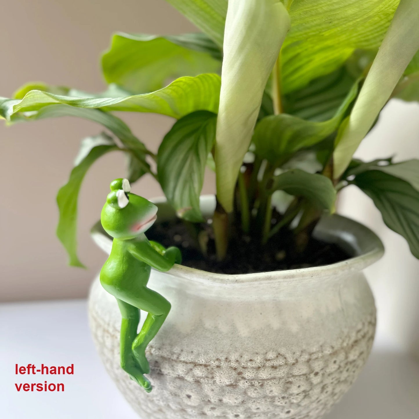 Hanging Frogs Figurine