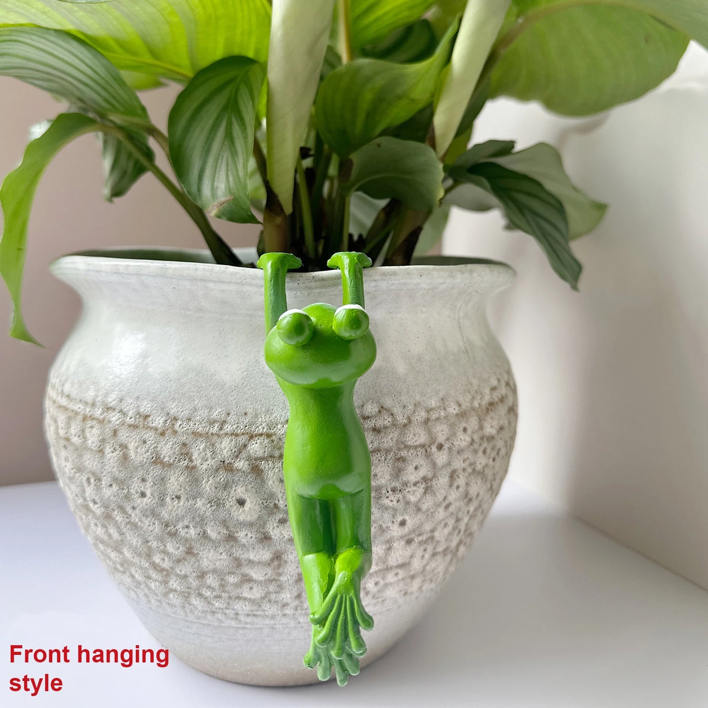 Hanging Frogs Figurine
