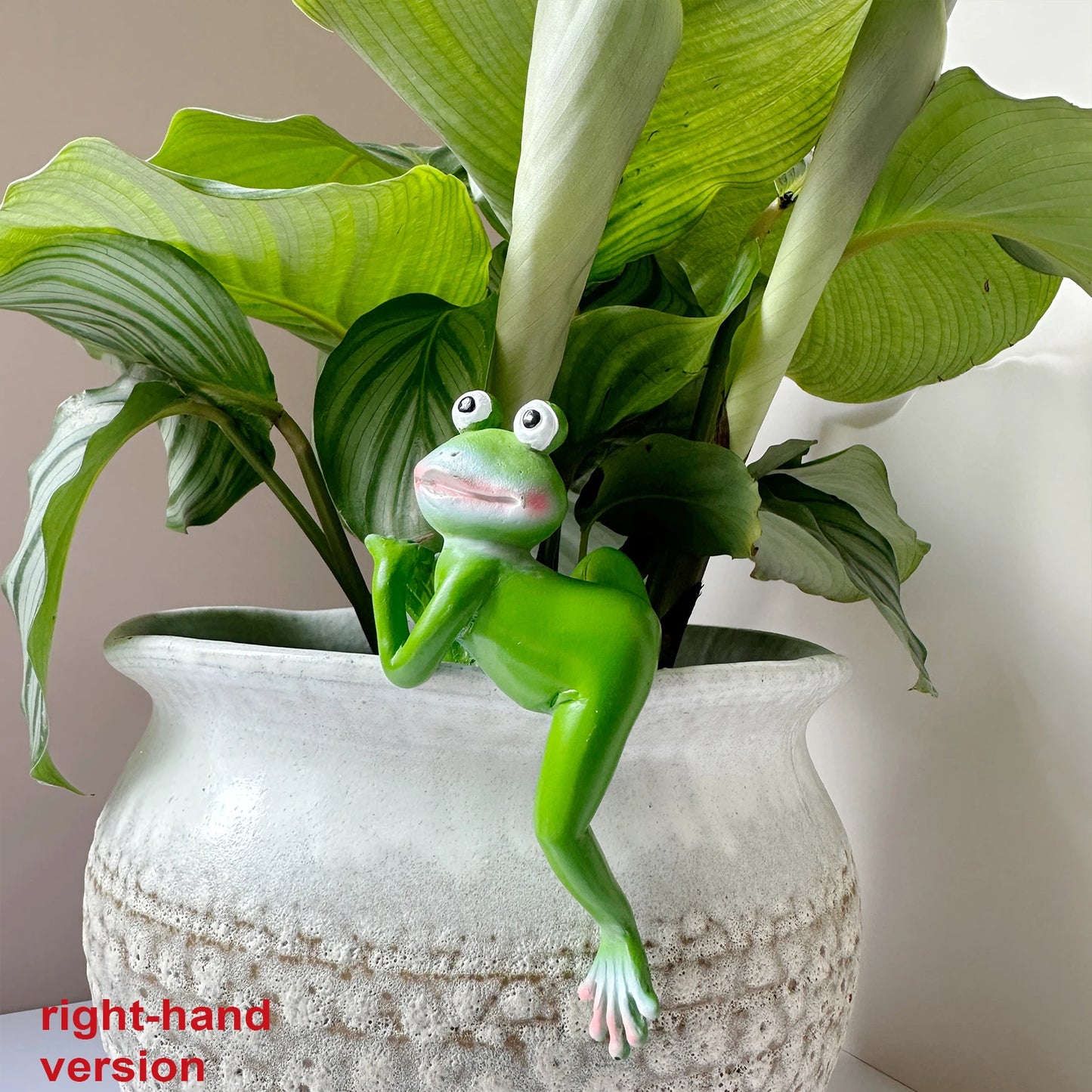 Hanging Frogs Figurine